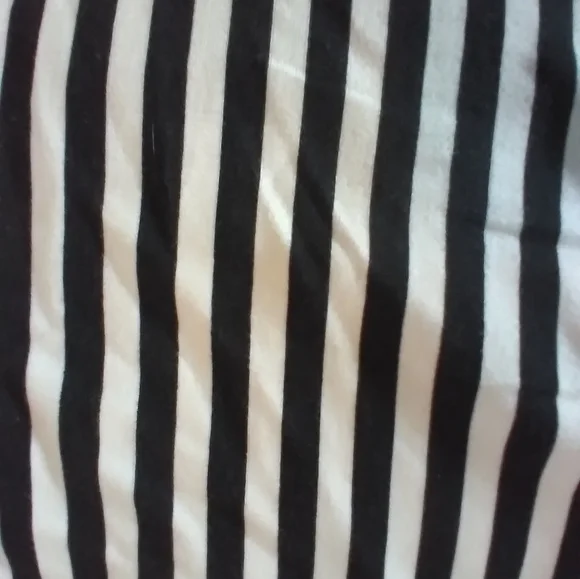 Jamie & Layla plus dress - Picture 2 of 7